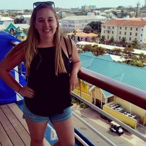 Meet your Posher, Lacie